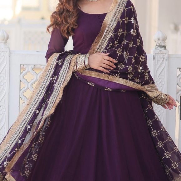 Purple faux Georgette anarkali suit size small eid collection - Picture 4 of 10